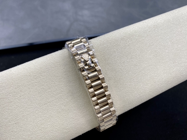 激安ロレックス着用イメージ